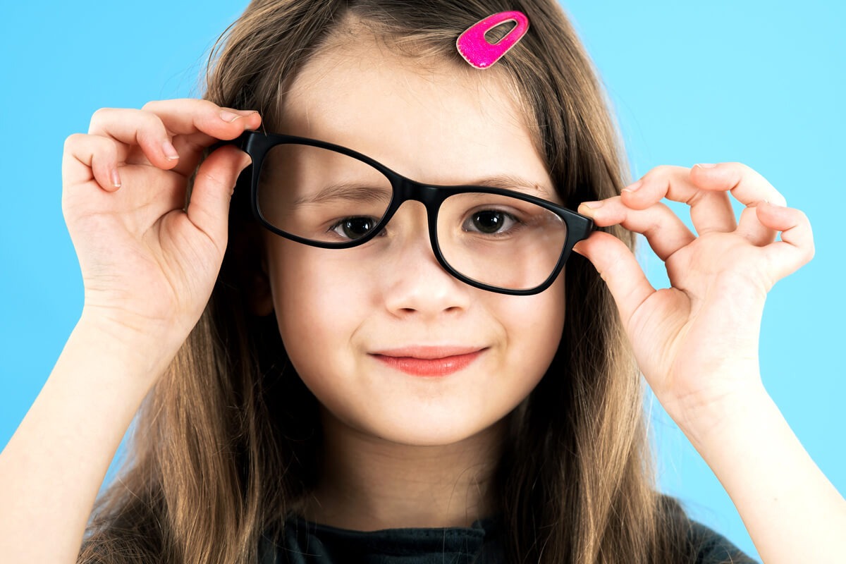 Moj otrok potrebuje očala | Optika VIVID